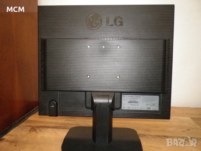 Монитор LG L1718S, снимка 6 - Монитори - 41487075