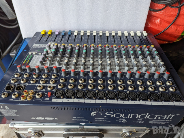 Soundcraft EFX12 Mixer с повреда, снимка 12 - Други - 44698336