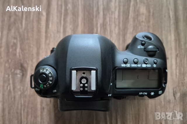 Фотоапарат Canon 5D Mark IV, снимка 4 - Фотоапарати - 52771960