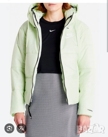Оригинално дамско яке Nike