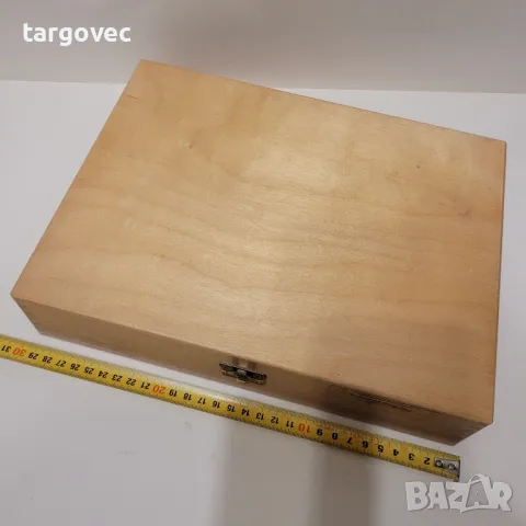 красива кутия от масивно дърво