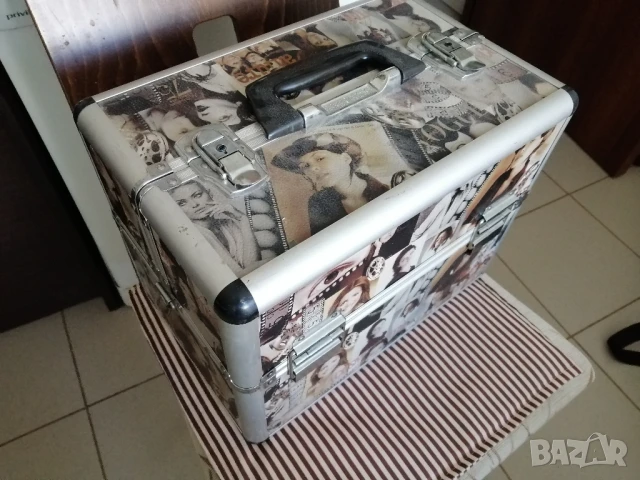 Алуминиев куфар за козметика, маникюри, снимка 2 - Продукти за маникюр - 51158575