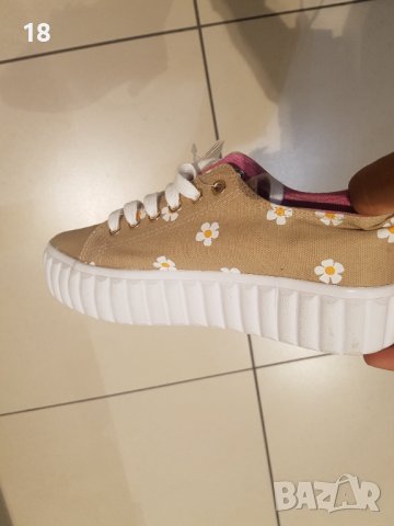 Обувки, снимка 2 - Дамски ежедневни обувки - 41564554