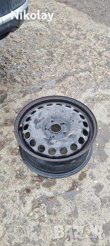 Железни джанти 16-ки 5×112 със оригинални тасове на VW, снимка 4 - Гуми и джанти - 53309699