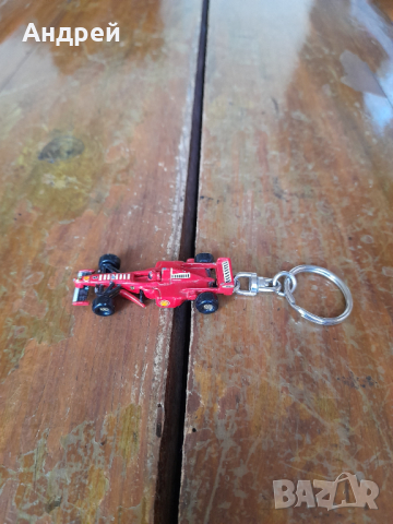 Стар ключодържател Ferrari, снимка 1 - Други ценни предмети - 44730935