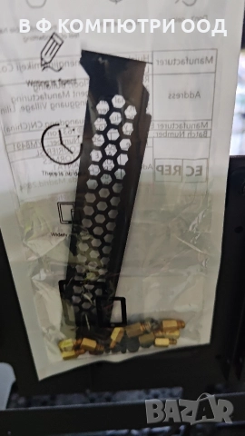 Компютърна кутия GIGABYTE C500, снимка 9 - Захранвания и кутии - 52574878