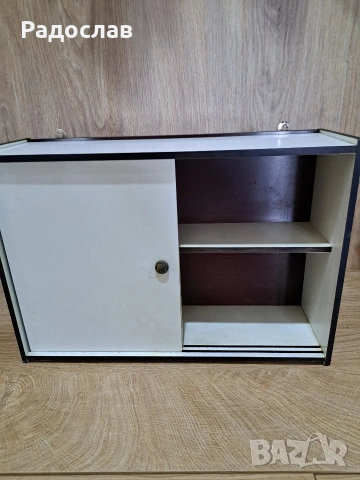 Домашна стенна аптечка, снимка 2 - Антикварни и старинни предмети - 53236241