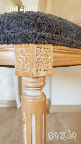 Двойка френски столове в стил Луи XVI, изработени с ратанови облегалки, снимка 4 - Антикварни и старинни предмети - 50690749