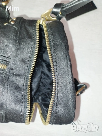 Нова Черна чанта с капси, снимка 9 - Чанти - 53602523