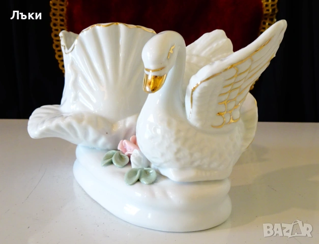 Лебед порцеланова фигура,бижутерка,ваза,злато,рози. , снимка 2 - Статуетки - 53830235
