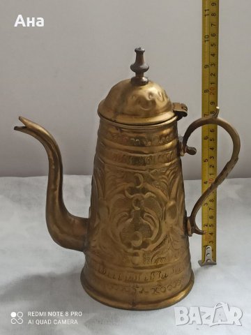 Стар голям бронзов чайник, снимка 1