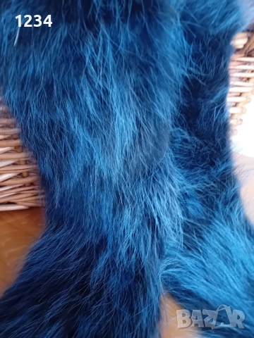 Син шал от естествена кожа на ракун , снимка 2 - Шалове - 52985492