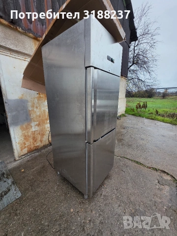 Нов двоен професионален хладилник с фризер