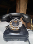 стар бакелитен телефон