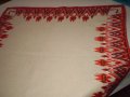 стара рьчно бродирана ленена покривка -каре  червена бродерия, снимка 5