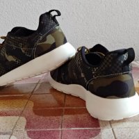 Nike Roshe One Print, снимка 4 - Маратонки - 40438591