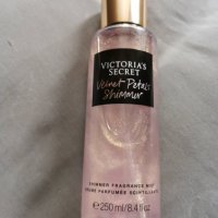Victoria's Secret Velvet Petals Shimmer Body Mist  250ml  колекцията Shimmer Fragrance Mist. Victor, снимка 1 - Козметика за тяло - 35932419