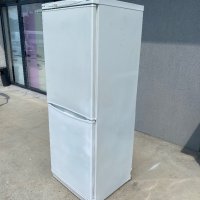 Хладилник с фризер Индезит 160см, снимка 2 - Хладилници - 41922507