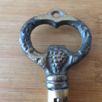 Тирбушон отварачка Ключ бронз, снимка 3 - Антикварни и старинни предмети - 44658454
