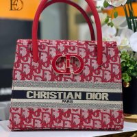 Дамска чанта Christian Dior код 137, снимка 1 - Чанти - 34388114