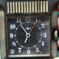 Часовник ЛУЧ с аларма СССР , снимка 2 - Антикварни и старинни предмети - 44535213
