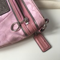 COACH дамска чанта в розово, снимка 11 - Чанти - 41630198