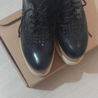 Дамски обувки на платформа, снимка 1 - Дамски ежедневни обувки - 42229363