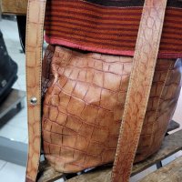 FERRO MODA естествена кожа чанта,красив десен,дълга дръжка, снимка 6 - Чанти - 38985776