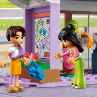 LEGO® Friends 42604 - Молът в Хартлейк Сити, снимка 9 - Конструктори - 44555166