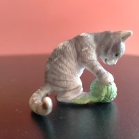 Колекционерска фигурка Schleich cats with wool ball  2003 14456, снимка 12 - Колекции - 41574970