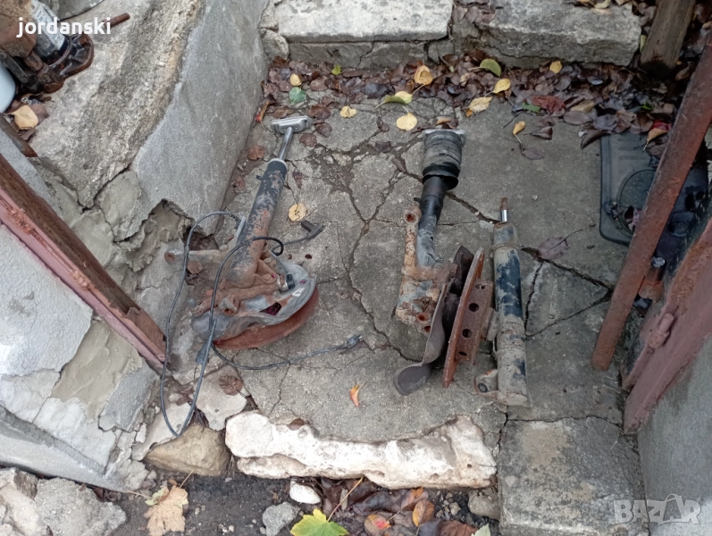 Части от Мерцедес 124, снимка 1