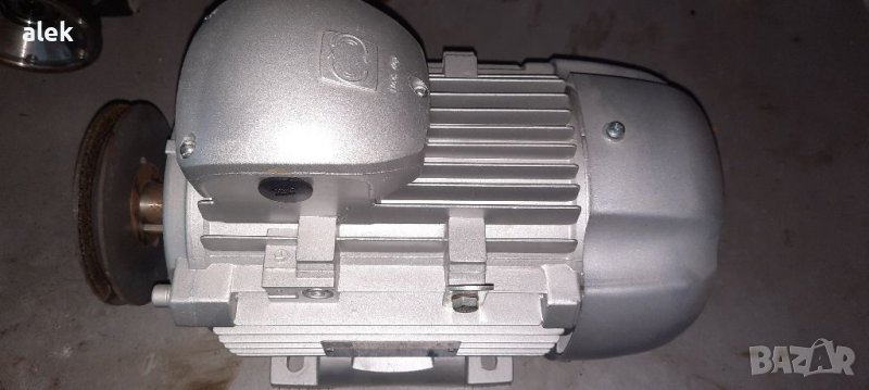 Продавам трифазен електродвигател в добро състояние , снимка 1