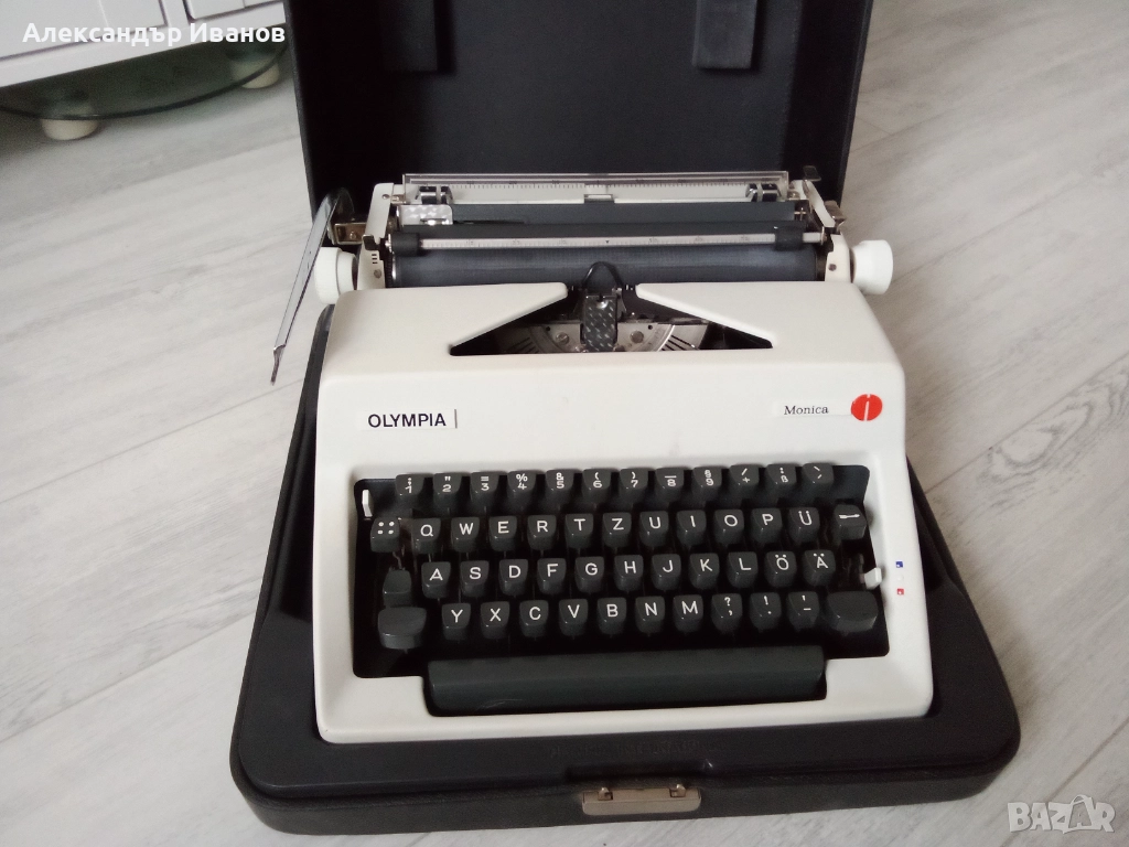  Германска пишеща машина OLYMPIA 1974 г., снимка 1