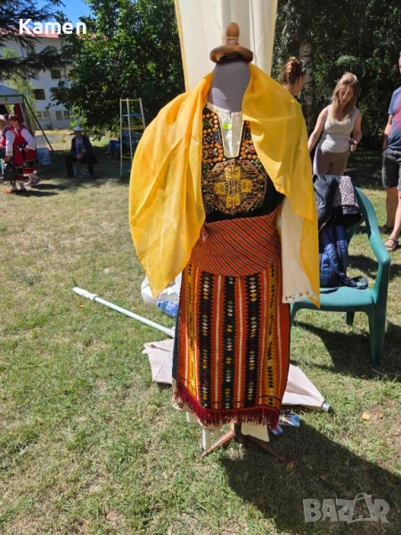 Тронска носия в перфектно състояние. Риза,сукман, престилка,пояс и забрадка, снимка 1