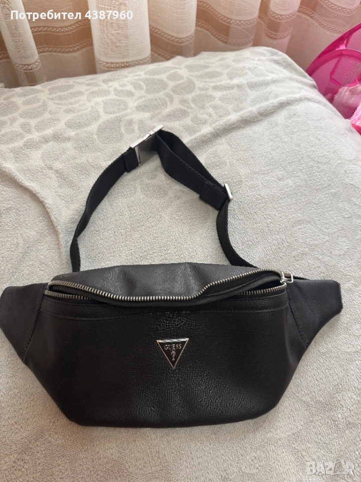 Черна чанта за кръста Guess, снимка 1