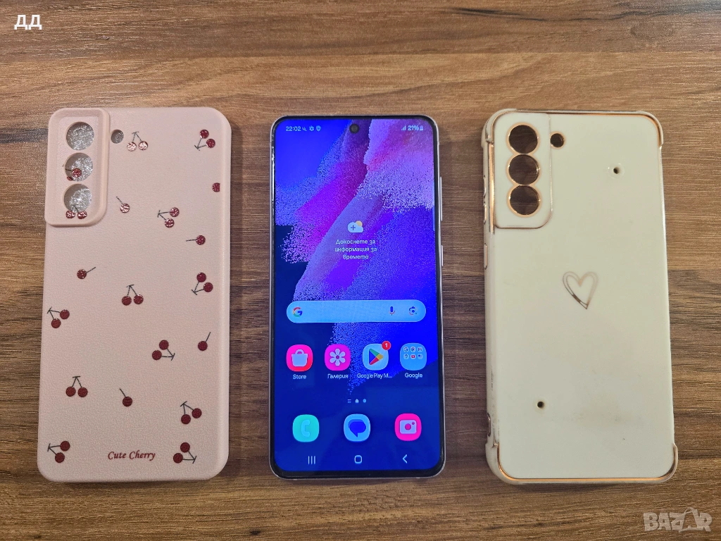 Телефон Самсунг Galaxy S21 FE, с повреда в задната камера, снимка 1