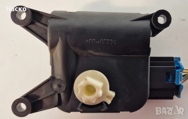 Моторче Клапа Клапи Парно Климатик Климатроник Голф 5 А3 Туаран Октавия Golf 5 Touran A3 Octavia, снимка 2 - Части - 47850060