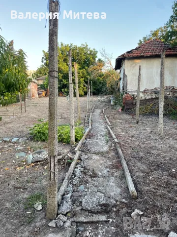 КЪЩА С ГОЛЯМ ДВОР В ЦЕНТЪРА НА С. МАЛОМИРОВО, ОБЩ. ЕЛХОВО – 30 000 €, снимка 3 - Къщи - 56172440