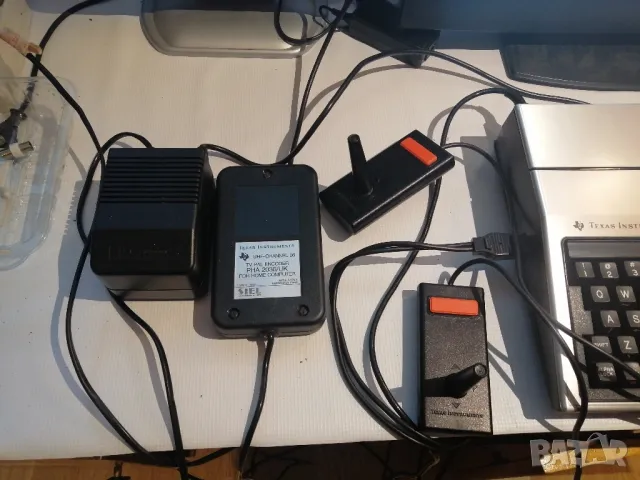 Ретро, домашен компютър Texas Instruments TI99/4A, снимка 3 - Антикварни и старинни предмети - 49789394
