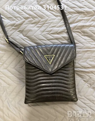 Черна кожена чанта Guess
