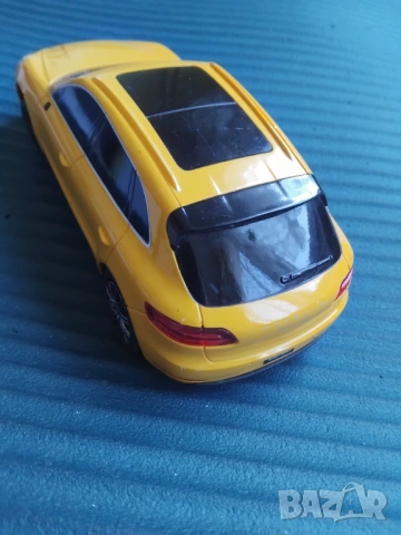 Porsche Macan Turbo - оригинална играчка кола, снимка 3 - Коли, камиони, мотори, писти - 53850363