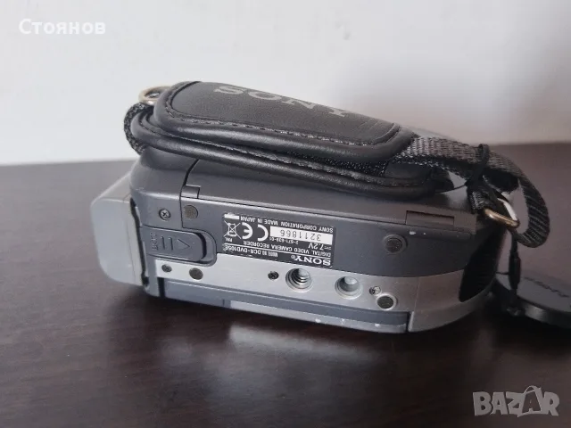 Камера SONY DCR-DVD105E DVD Handycam Japan, снимка 18 - Камери - 55987037