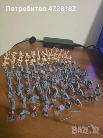 Миниатюри на Caesar Miniatures Roman Legionarys