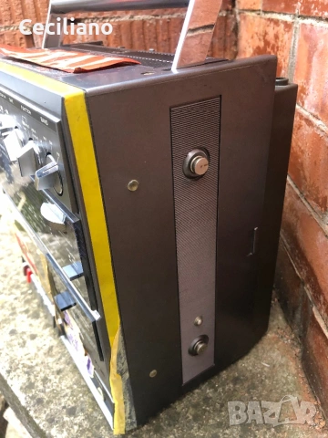 Радиокасетофон HITACHI TRK 9100E -за части-донор!, снимка 2 - Радиокасетофони, транзистори - 53731663