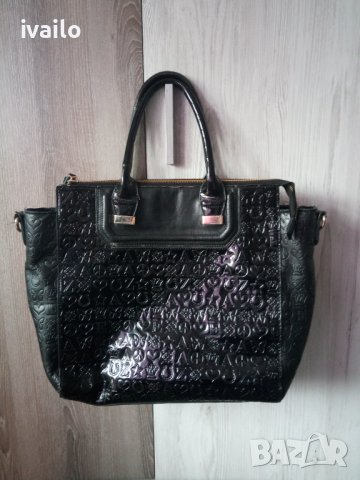 Дамска Чанта Като Нова!