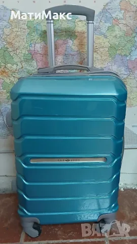 Куфар твърд с дръжка на колела