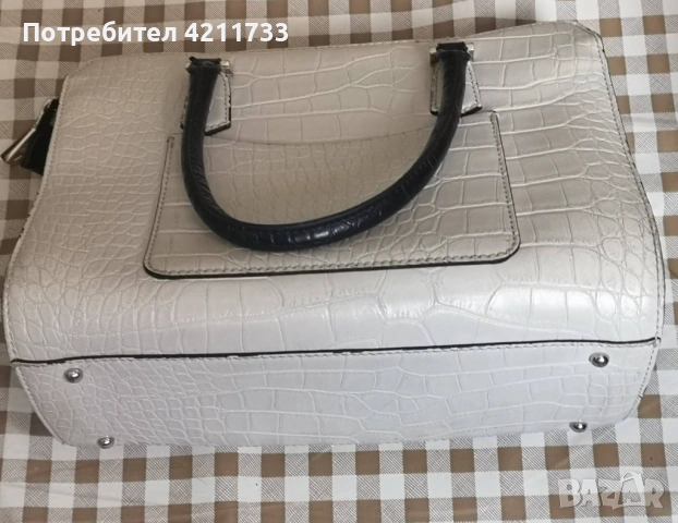 GUESS чанта оригинална, лукс НОВО, снимка 7 - Чанти - 53593664