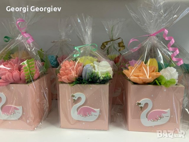 Подаръци от ароматен глицеринов сапун , снимка 18 - Изкуствени цветя - 39857408