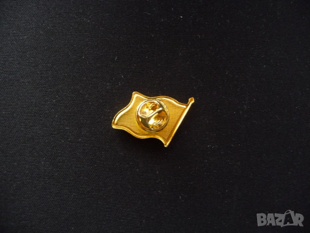 Значка Русия знаме флаг символ държава Москва Кремъл Путин пин ревер фен Огромная Сибир СССР Волга, снимка 3 - Други ценни предмети - 52883847