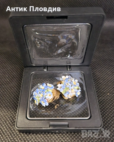 Винтидж обеци клипс „Незабравки“ – порцелан, снимка 2 - Антикварни и старинни предмети - 53720046